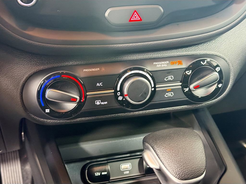 Used 2023 Kia Soul FWD image 17