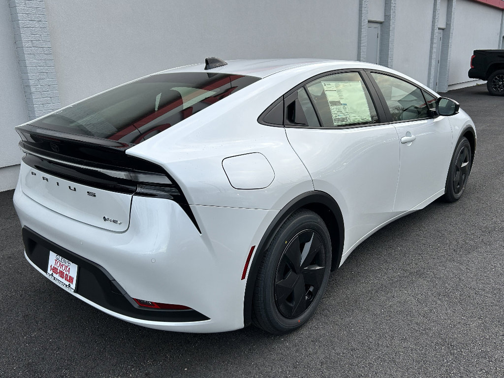 New 2026 Toyota Prius Plug-In Hybrid FWD image 5