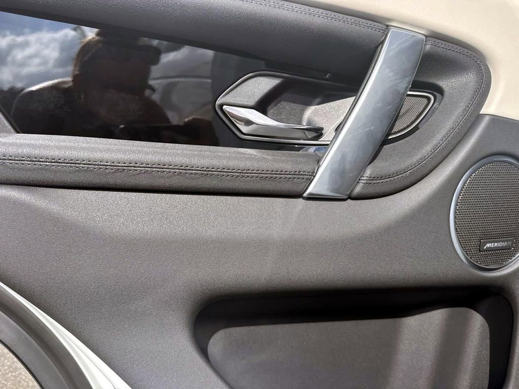 New 2025 Land Rover Discovery Sport S image 11