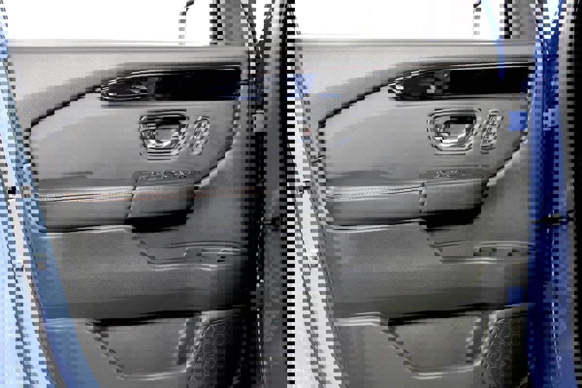 Used 2023 Honda Pilot TrailSport image 6