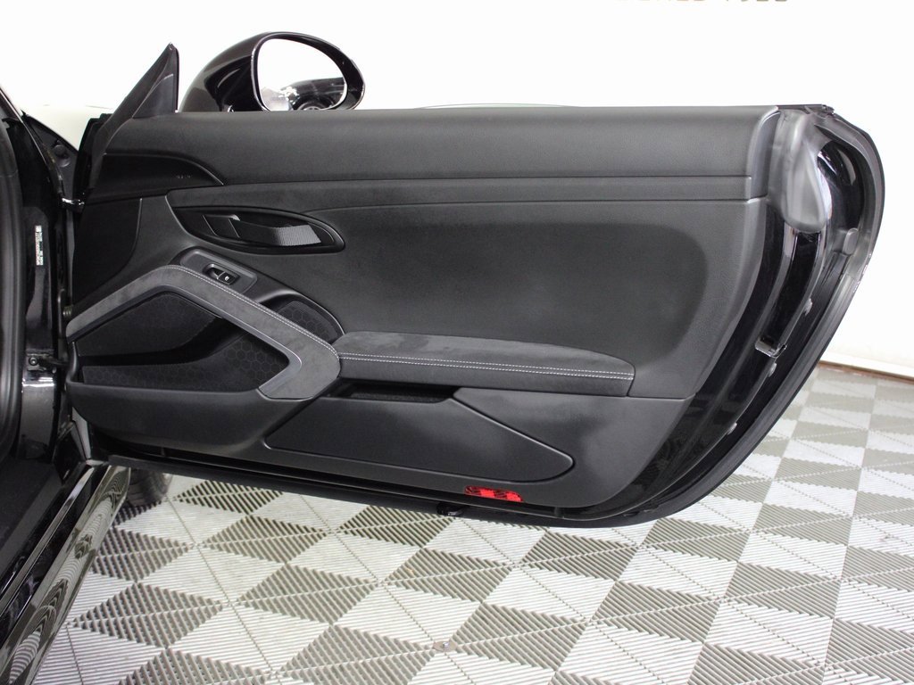 Used 2016 Porsche Cayman GT4 image 33