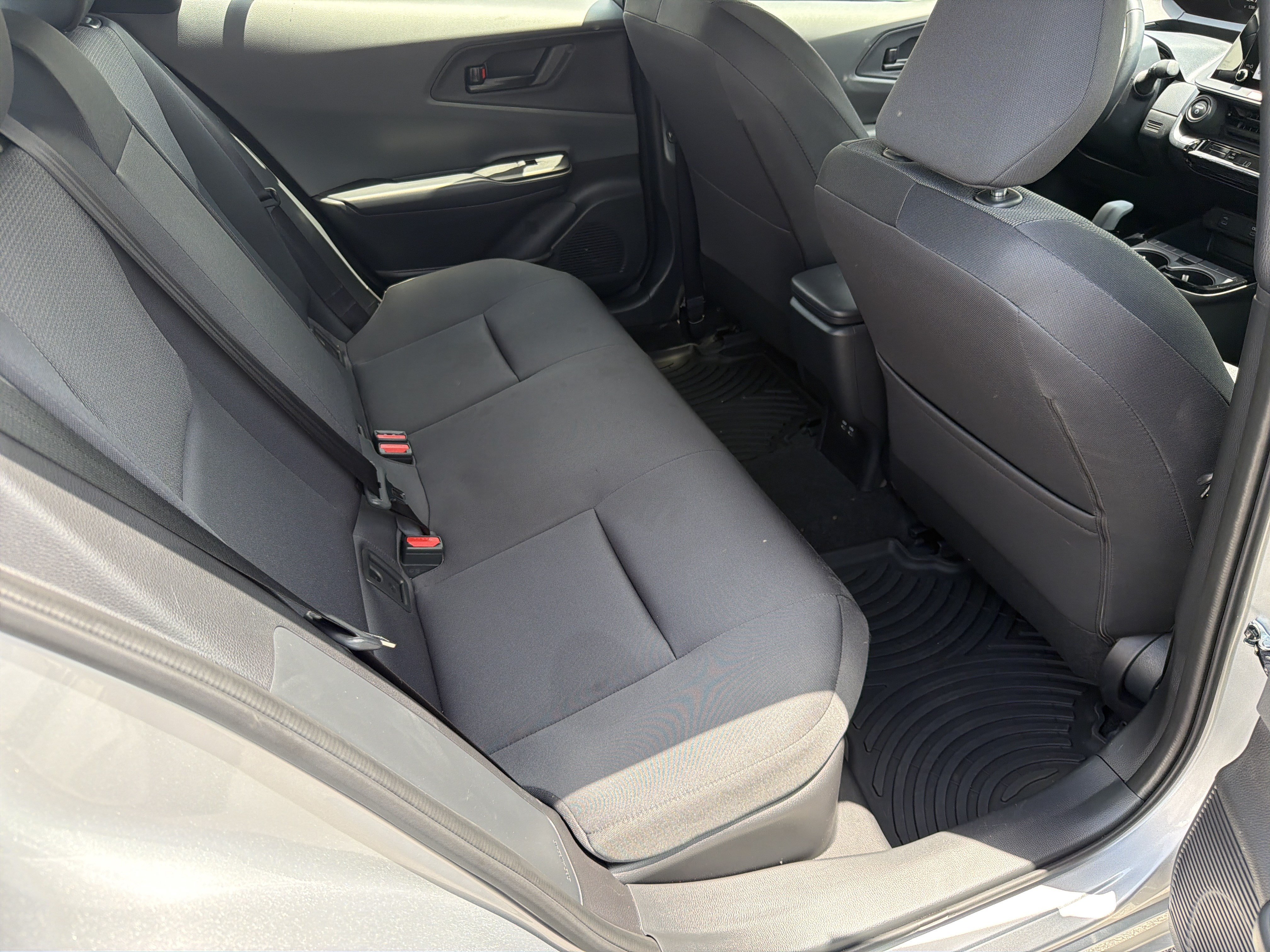 Certified 2025 Toyota Prius LE FWD image 26