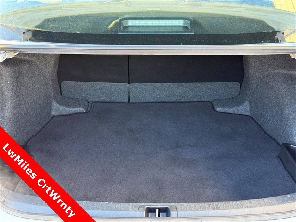 Used 2025 Toyota Corolla SE image 9