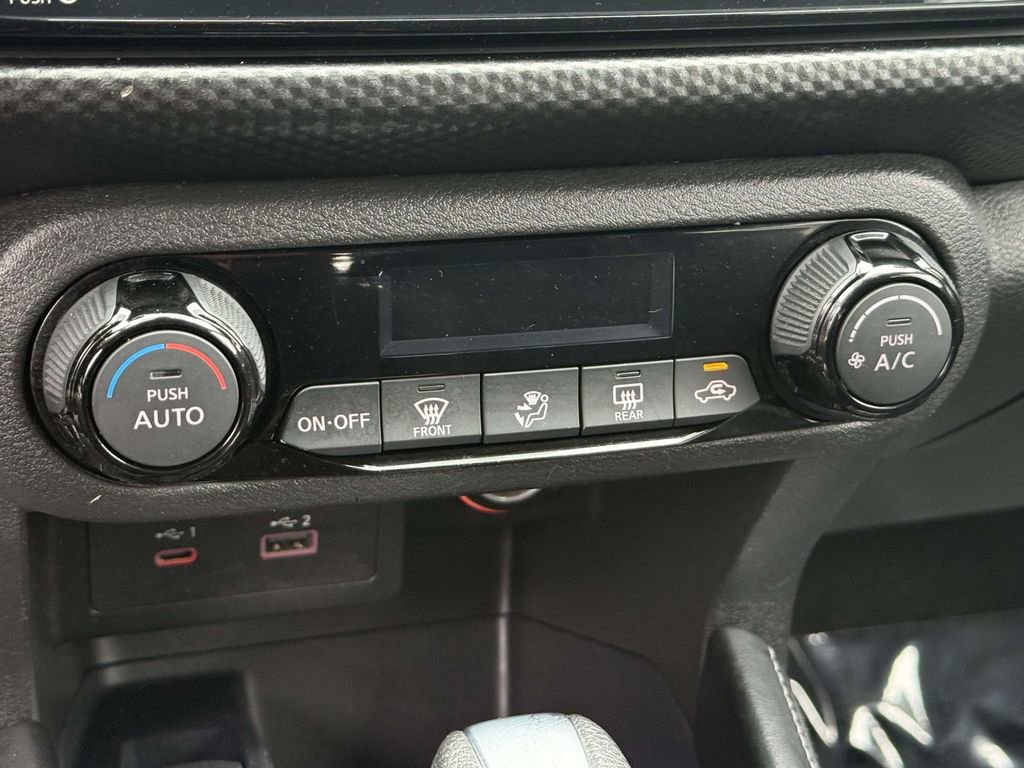 Used 2021 Nissan Kicks SV image 16