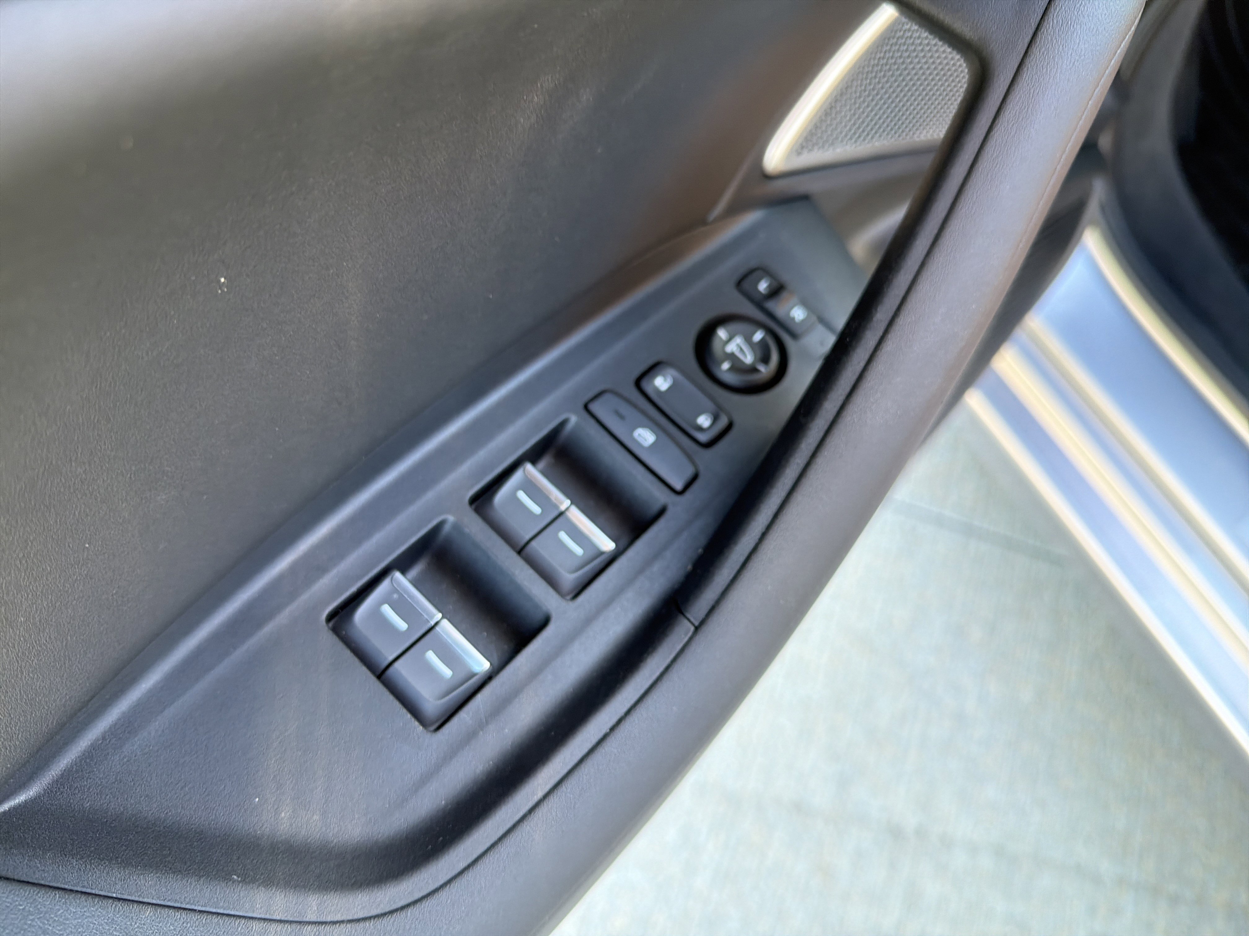 Certified 2025 Acura TLX w/ Technology Package image 15