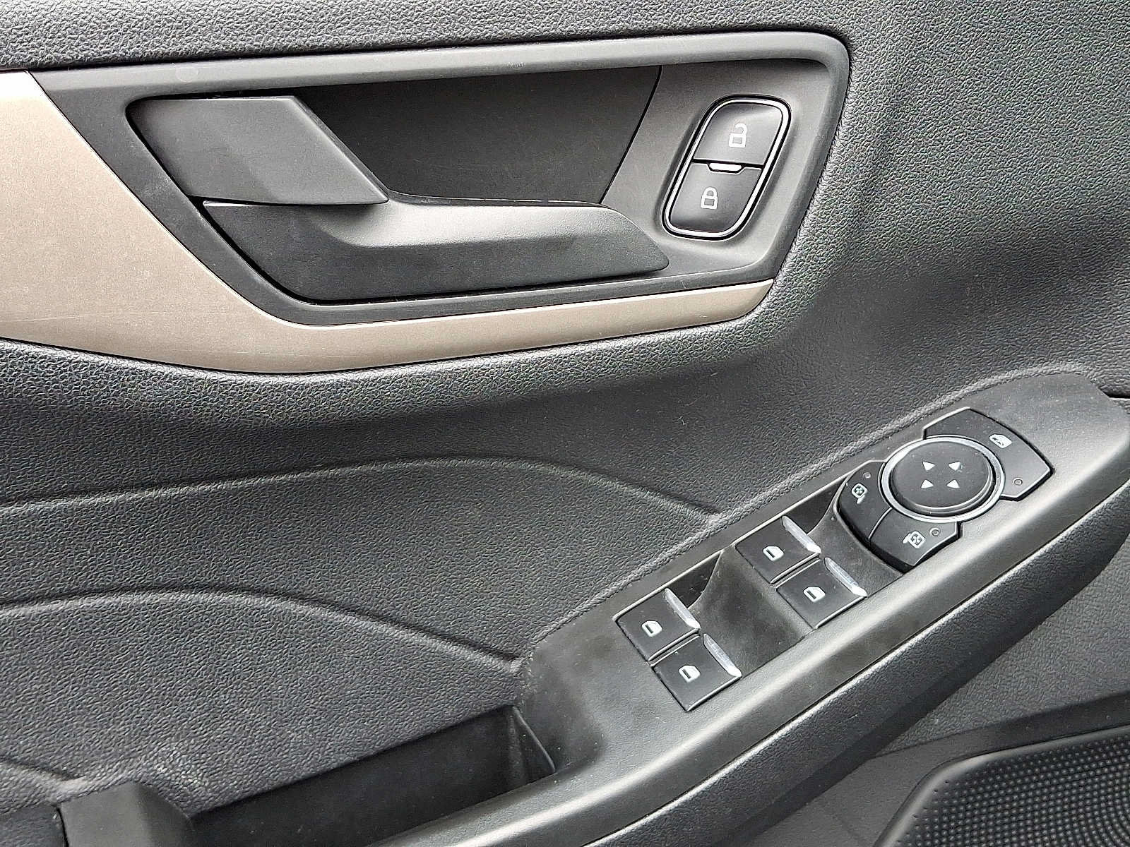 Used 2022 Ford Escape SE AWD/4WD image 12