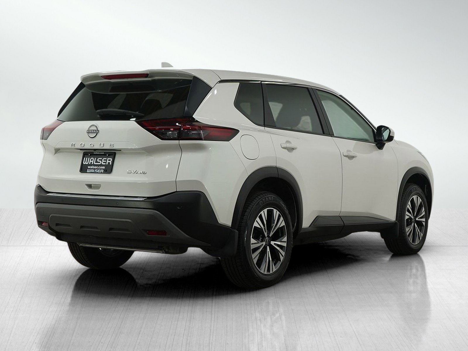 Used 2023 Nissan Rogue SV image 5
