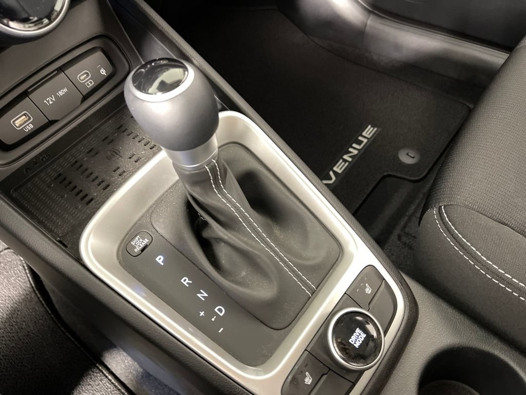 New 2026 Hyundai Venue SEL FWD image 24