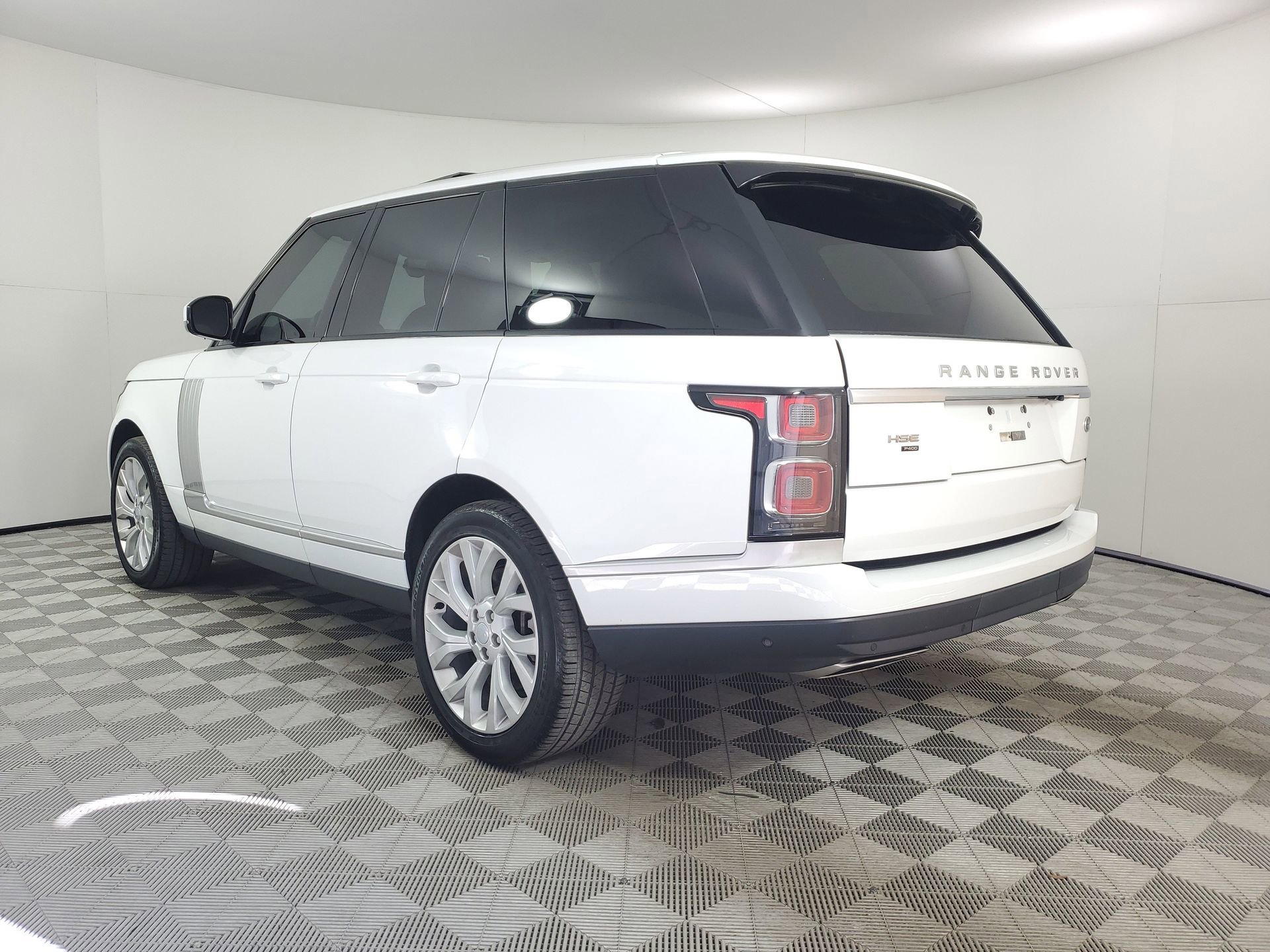 Used 2022 Land Rover Range Rover Westminster Edition image 4