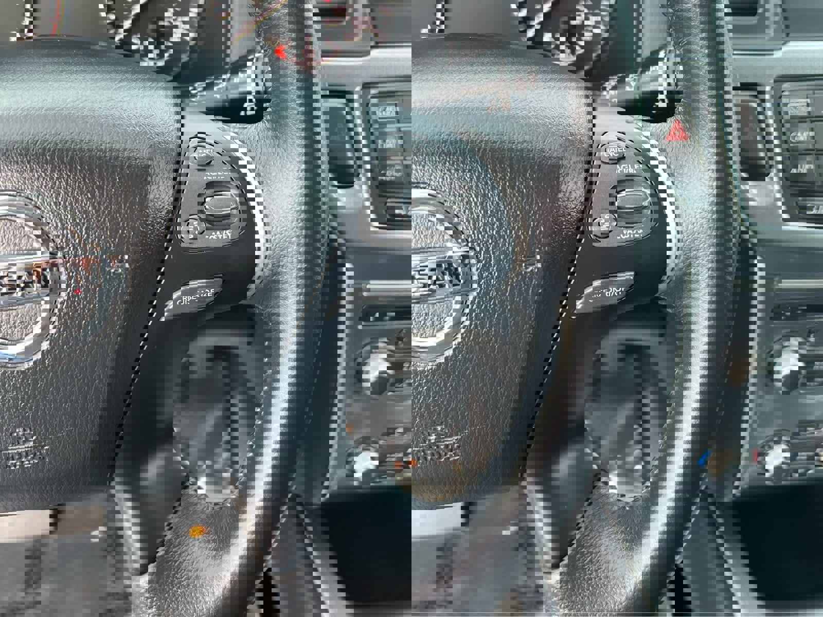 Used 2019 Nissan Pathfinder SL image 33