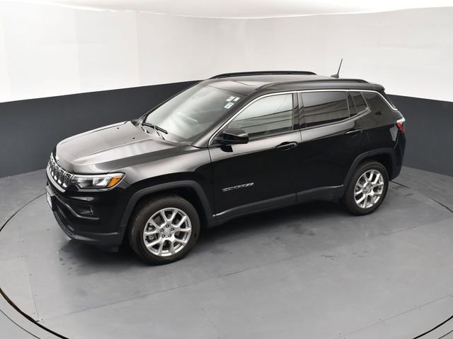 Used 2024 Jeep Compass Latitude w/ Sun and Sound Group image 15