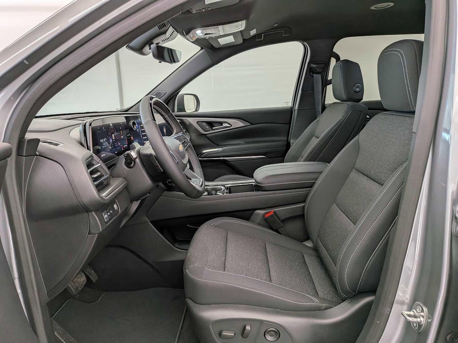 New 2026 Chevrolet Traverse LT w/ Enhanced Driving Package image 17
