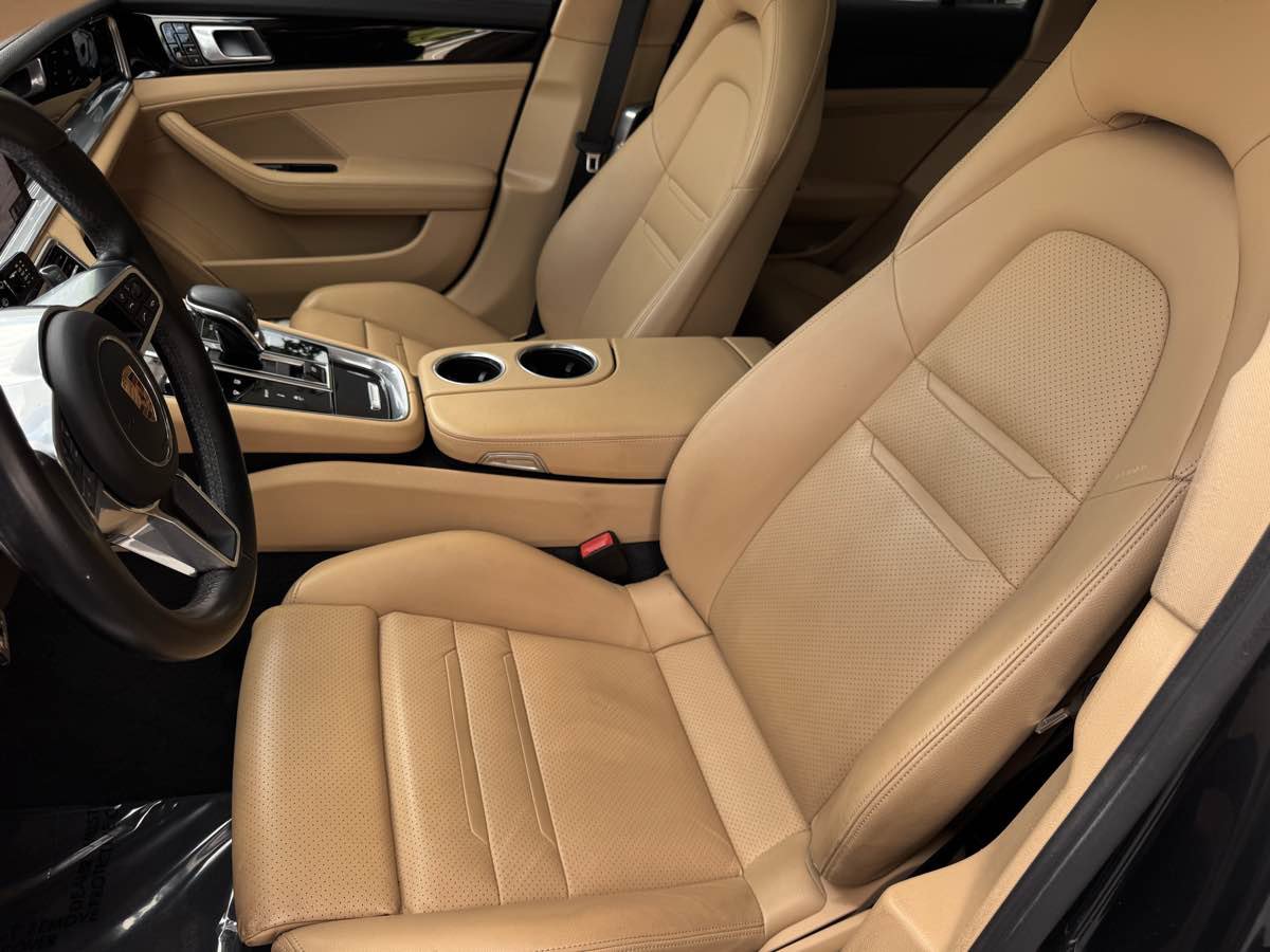Used 2020 Porsche Panamera image 18