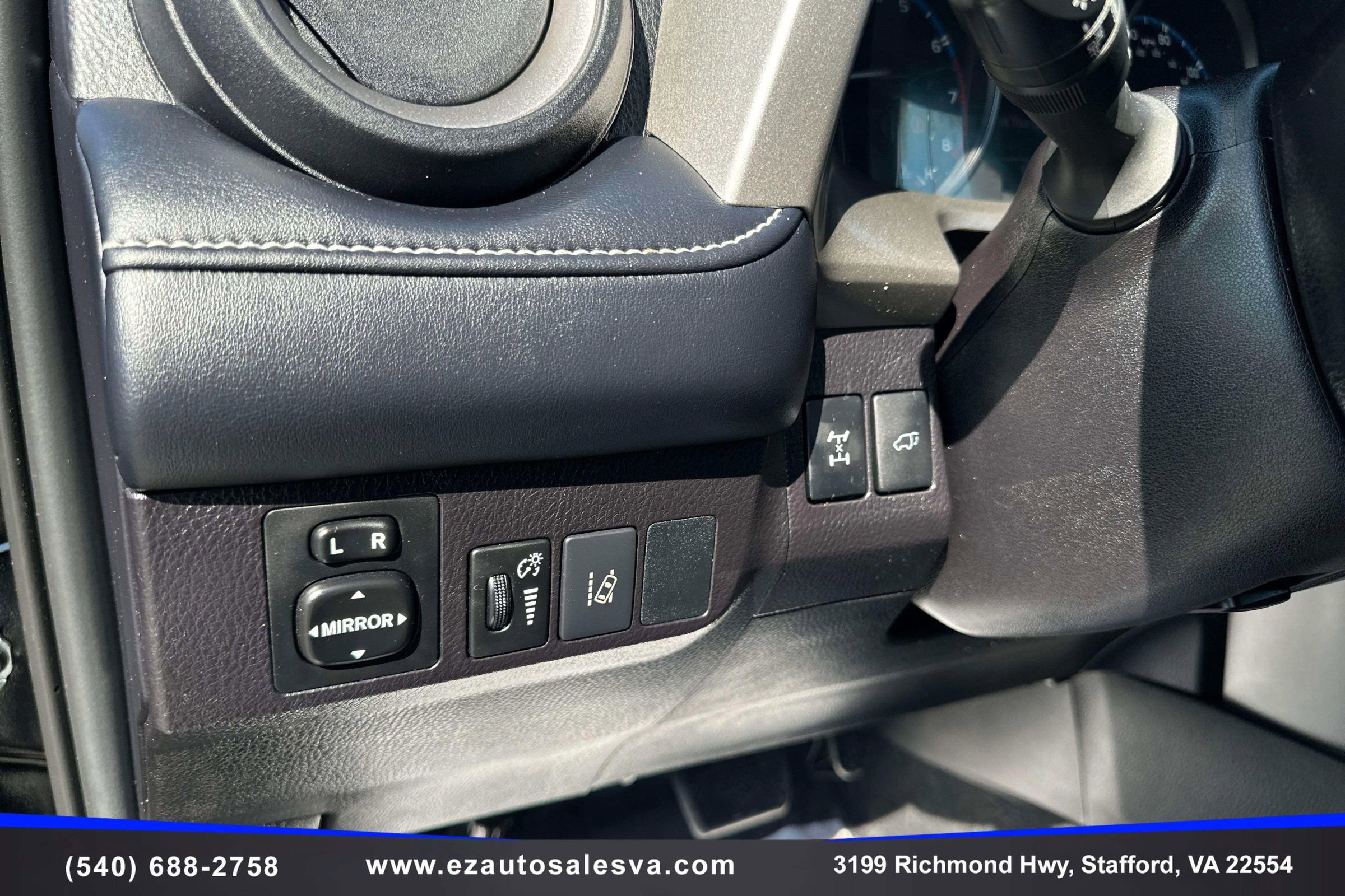 Used 2018 Toyota RAV4 XLE image 17