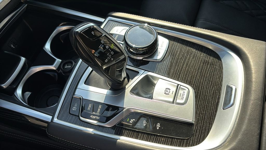 Used 2019 BMW 750i xDrive w/ Autobahn Package AWD/4WD image 23