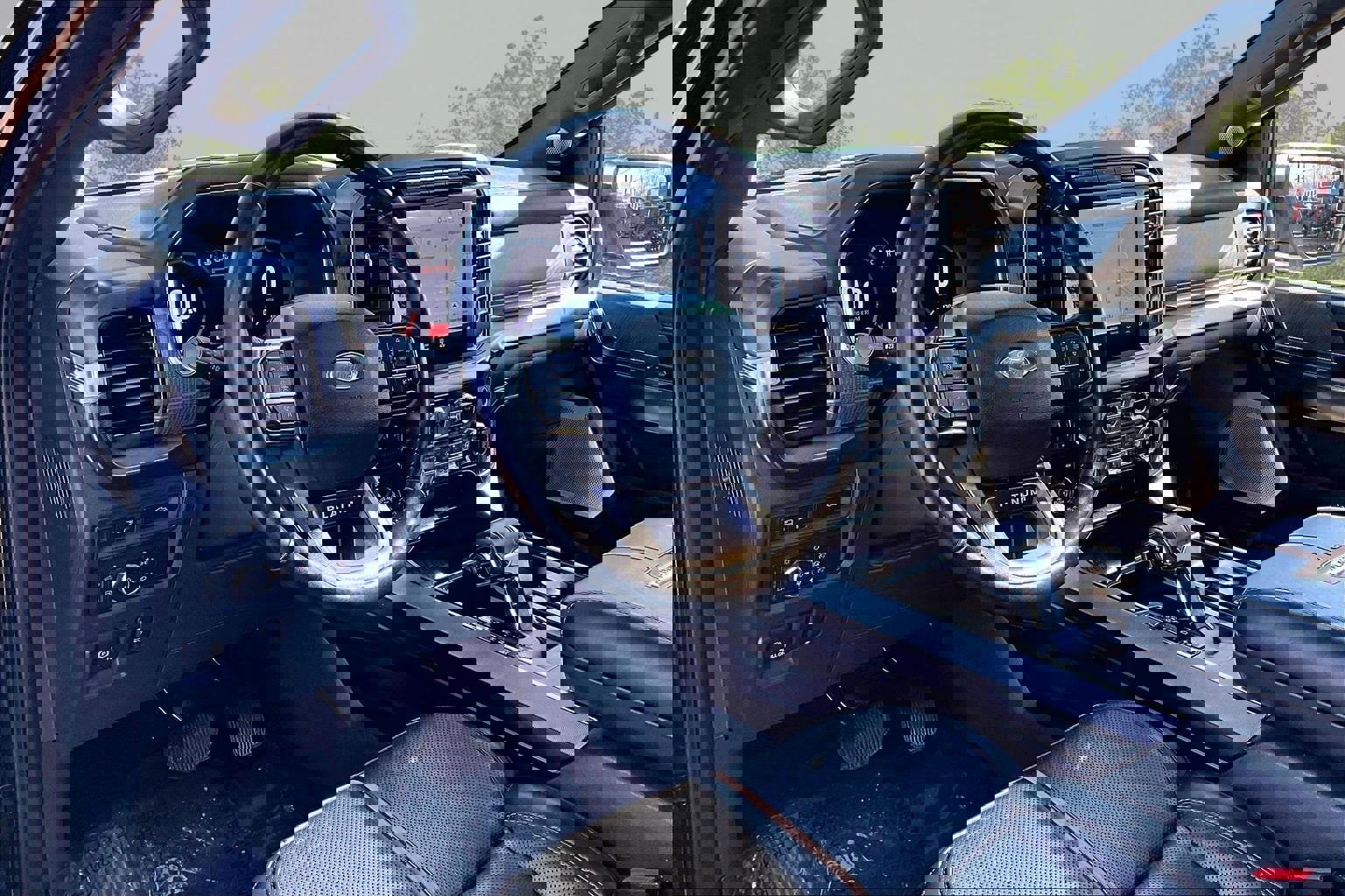 Certified 2022 Ford F150 Platinum w/ Equipment Group 701A High image 14