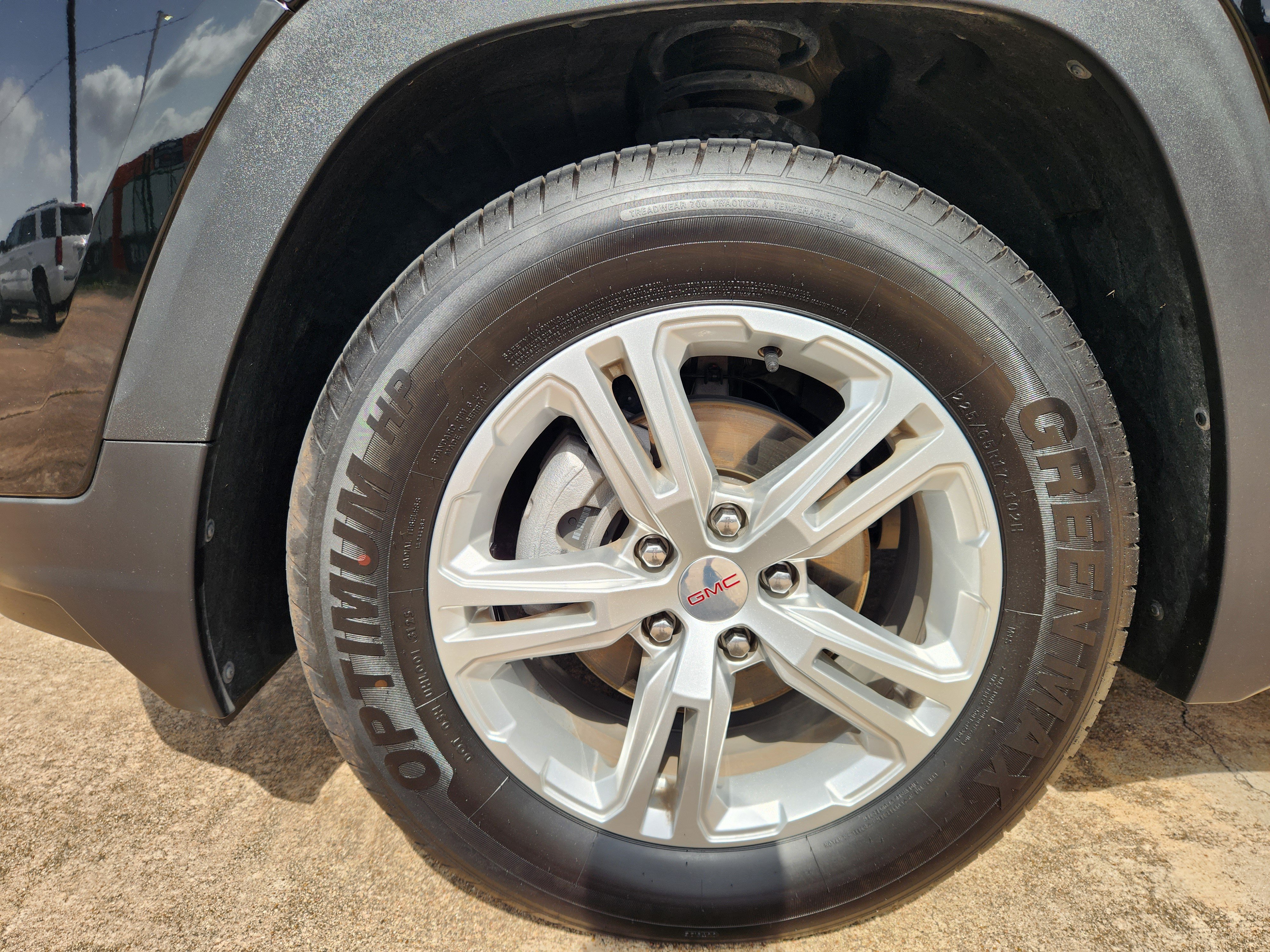 Used 2024 GMC Terrain SLE AWD/4WD image 11
