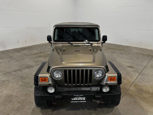 Used 2004 Jeep Wrangler Rubicon w/ Dual Top Group image 3