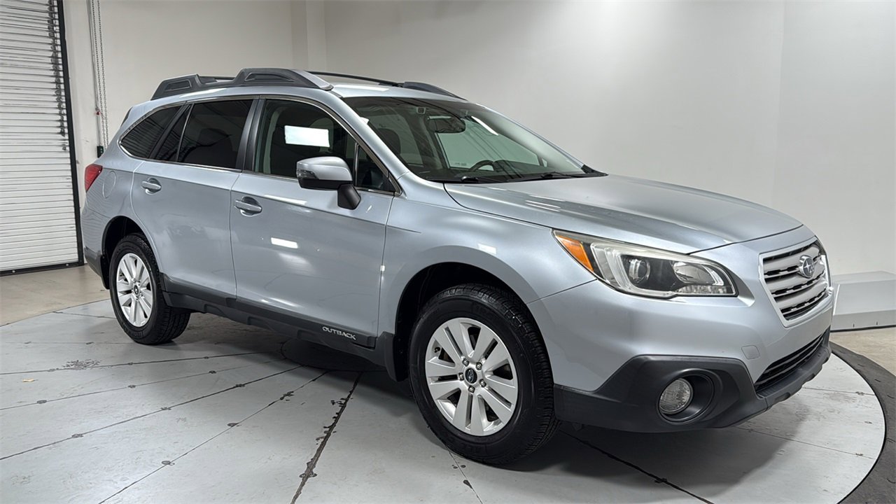 Used 2015 Subaru Outback 2.5i Premium image 3