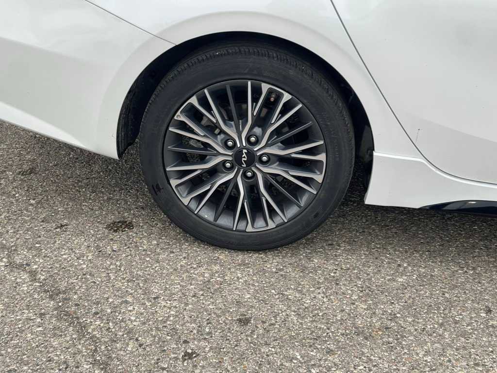 Used 2024 Kia Forte GT-Line w/ GT-Line Premium Package image 31