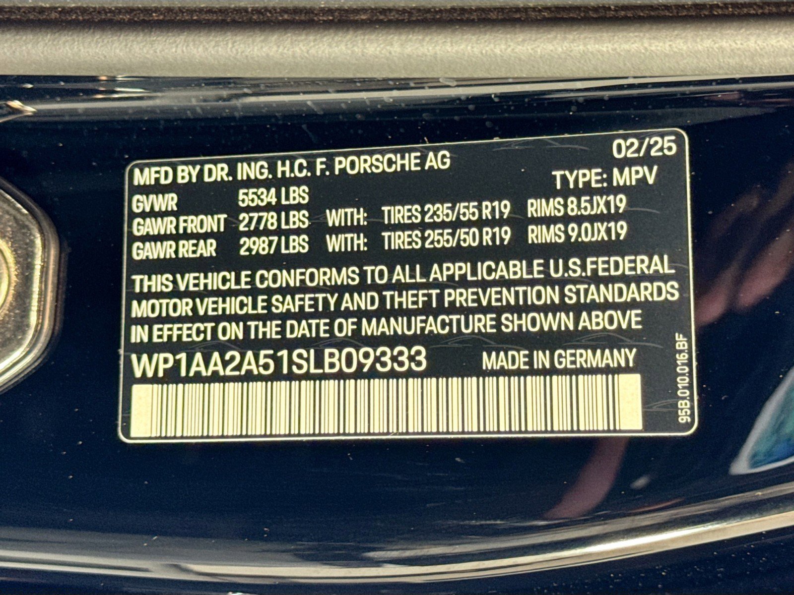 Certified 2025 Porsche Macan image 26