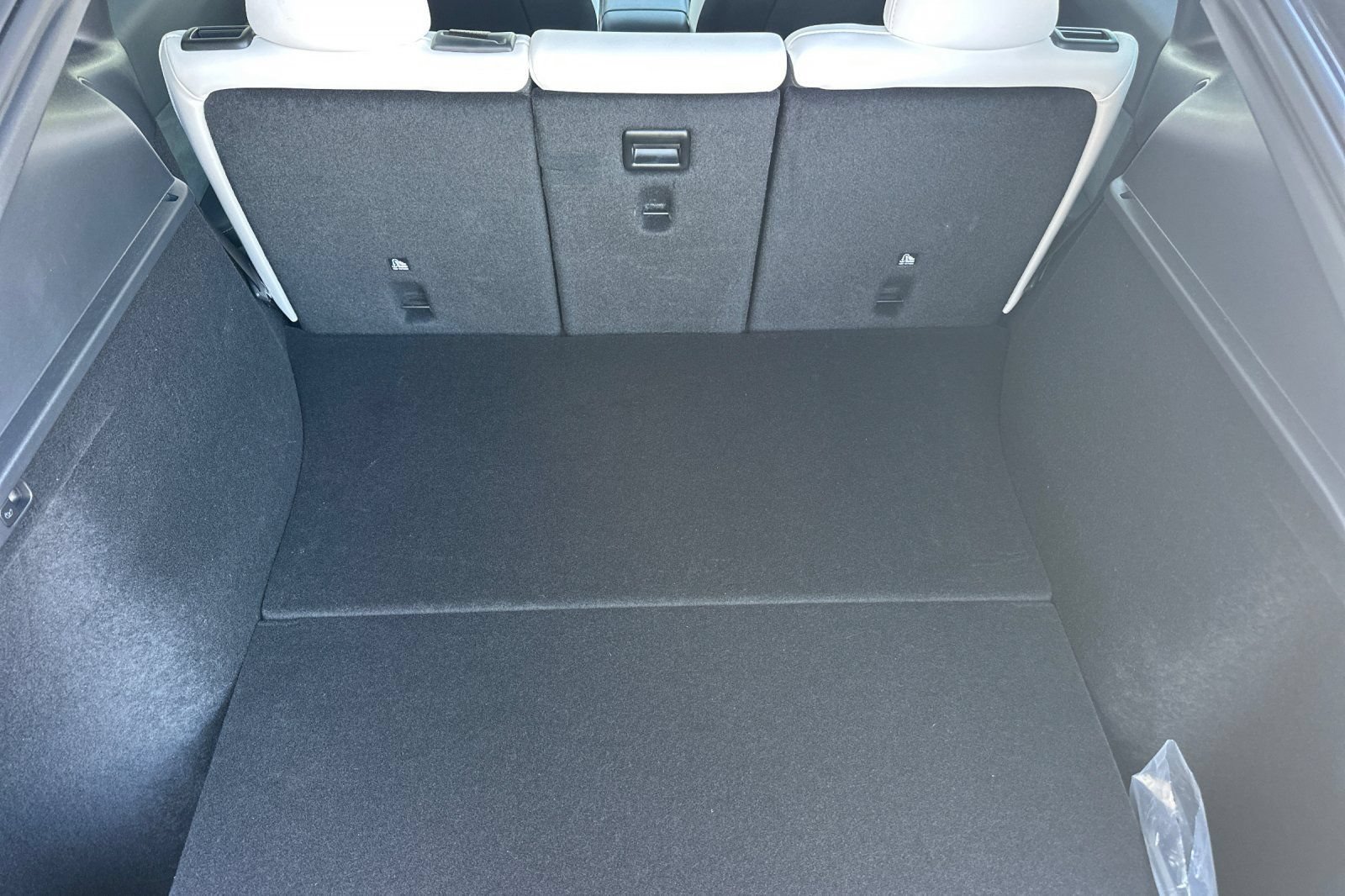 Used 2025 Tesla Model Y Long Range RWD image 15