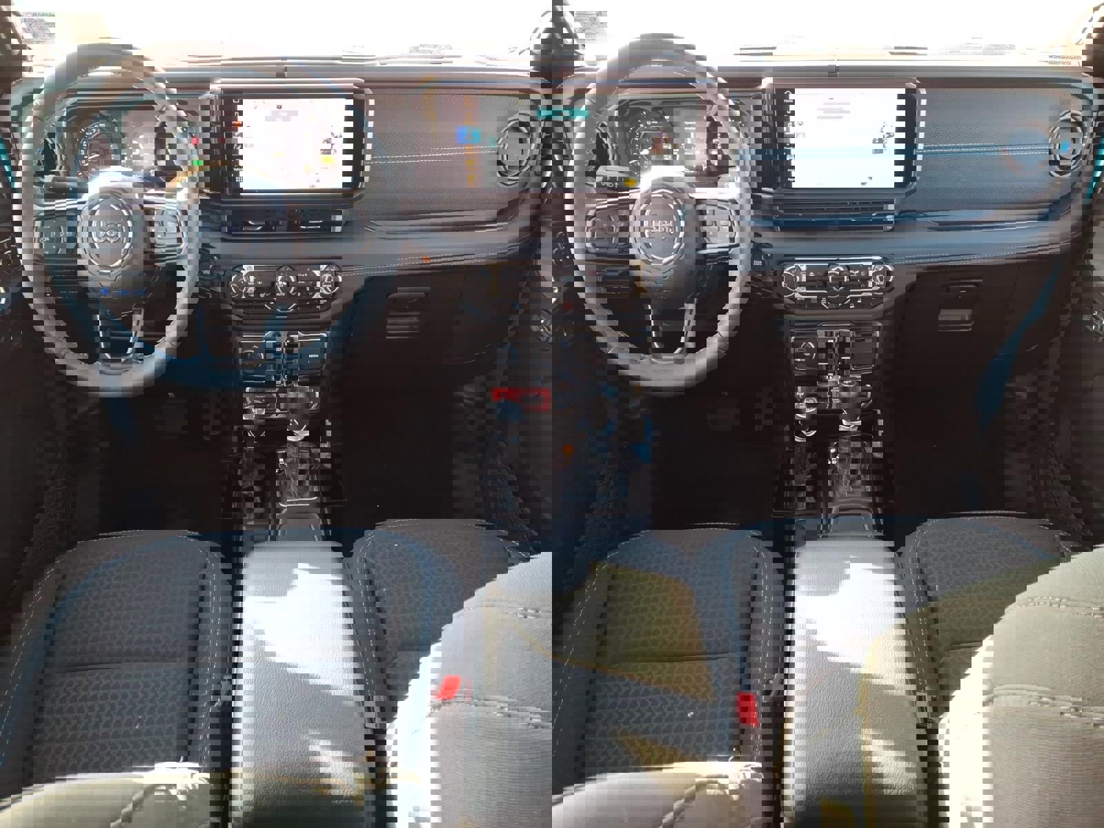 Used 2024 Jeep Wrangler Unlimited Rubicon 4xe w/ Convenience Group image 9