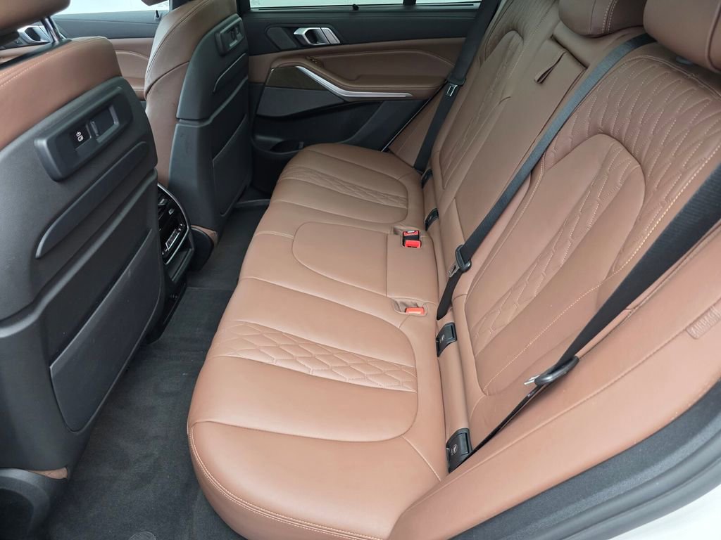 Used 2021 BMW X5 M50i w/ Executive Package image 14