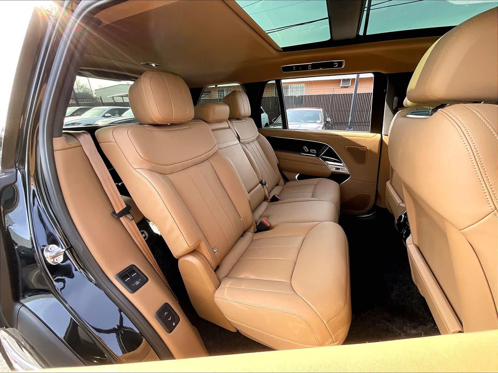 New 2025 Land Rover Range Rover Long Wheelbase SE AWD/4WD image 27