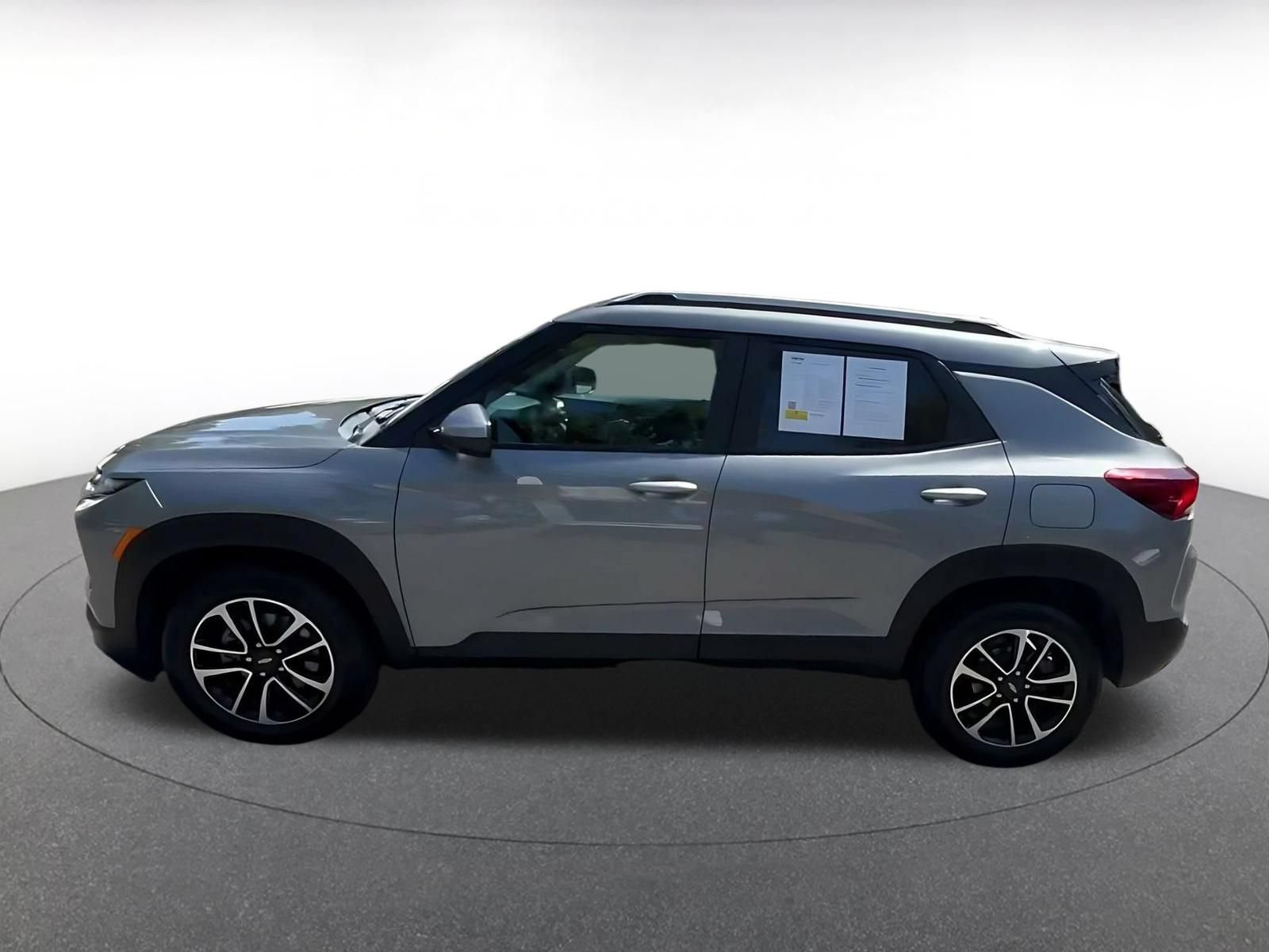 Used 2025 Chevrolet TrailBlazer LT FWD image 8