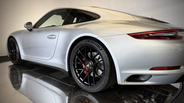 Used 2018 Porsche 911 Carrera GTS RWD image 23