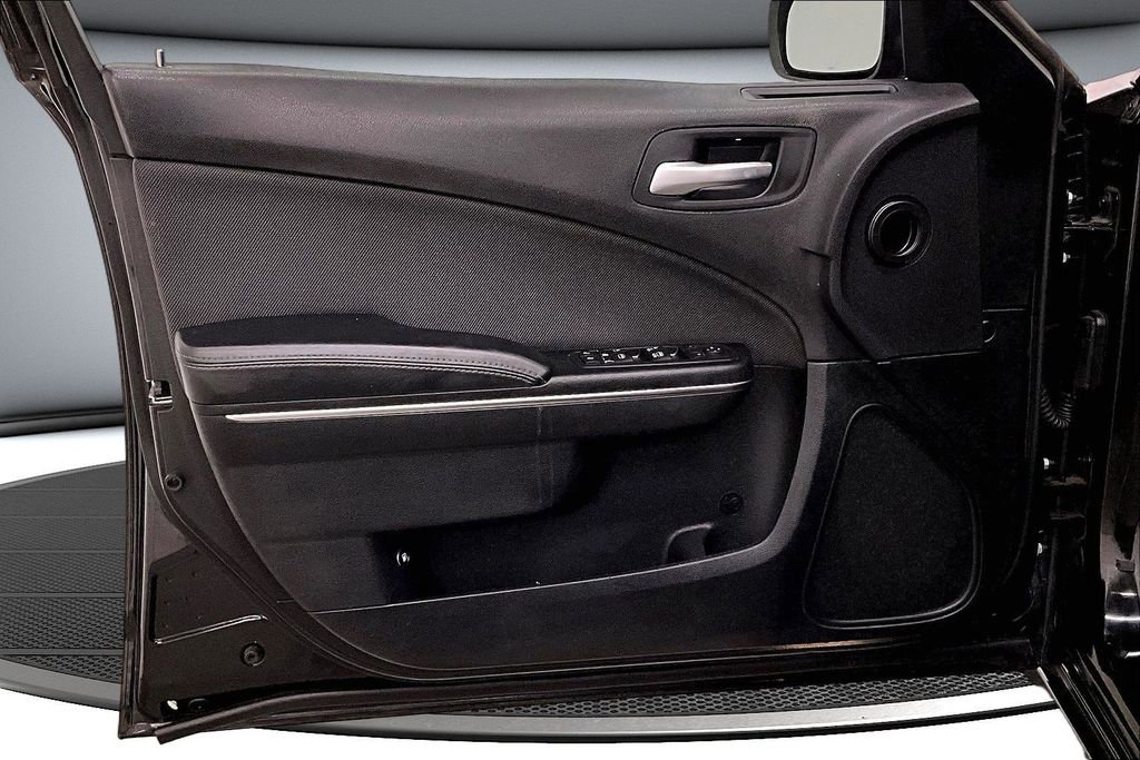 Used 2016 Dodge Charger SE w/ Power Sunroof Group image 20
