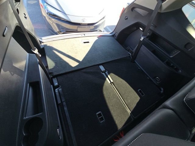 Used 2025 Volkswagen Atlas SE image 15