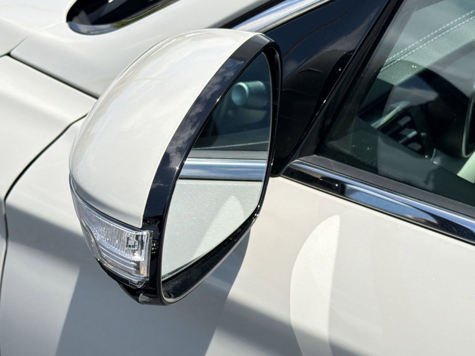 Used 2025 Genesis G70 2.5T image 20