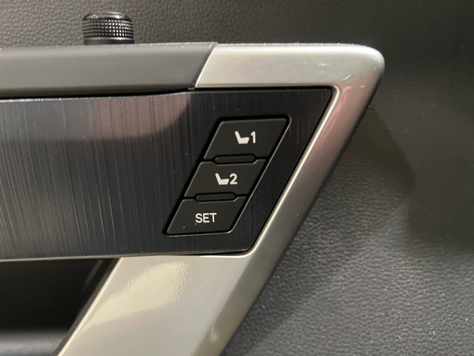 Used 2025 Toyota Sequoia Platinum image 12