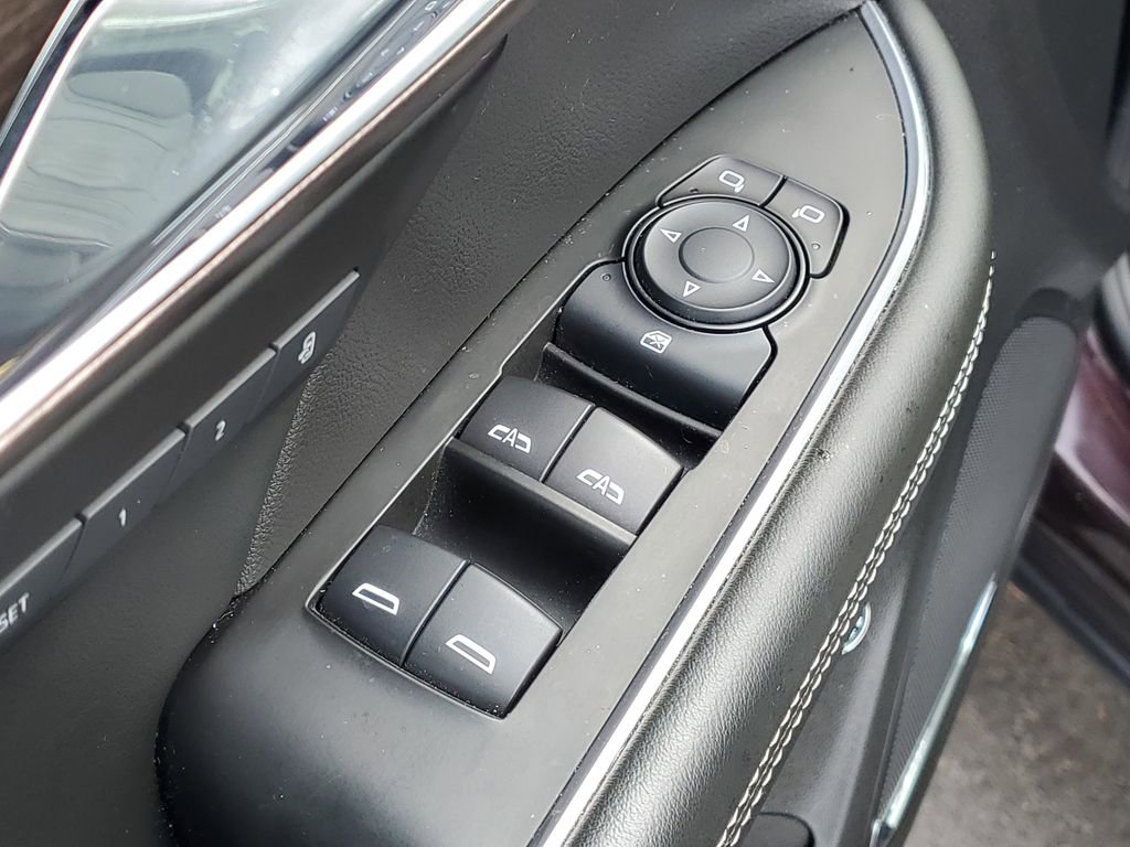 Used 2021 Buick Envision Avenir w/ Technology Package II image 24