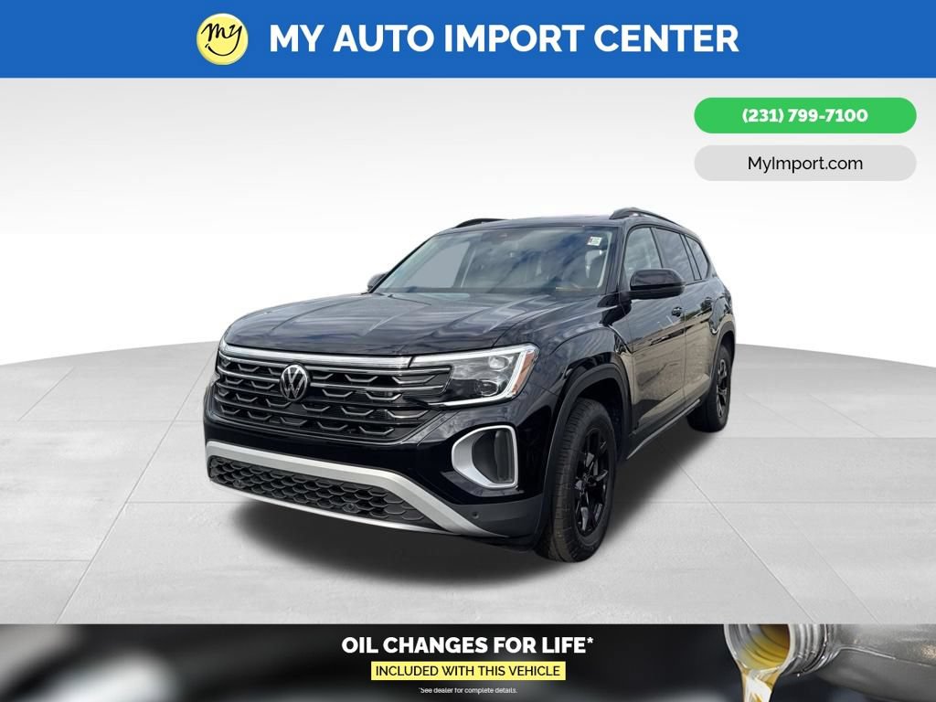 Used 2025 Volkswagen Atlas Peak Edition SE AWD/4WD image 3