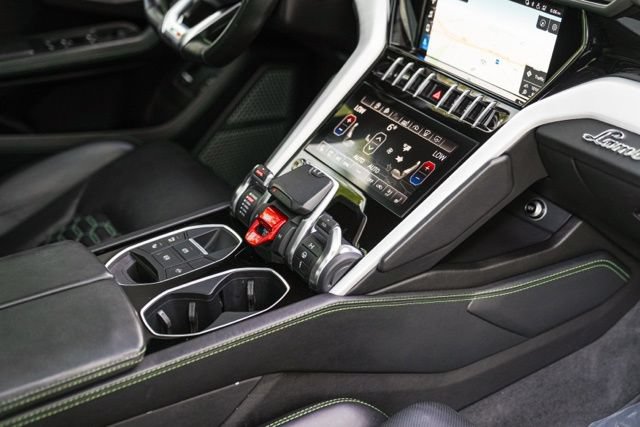 Used 2021 Lamborghini Urus AWD/4WD image 48