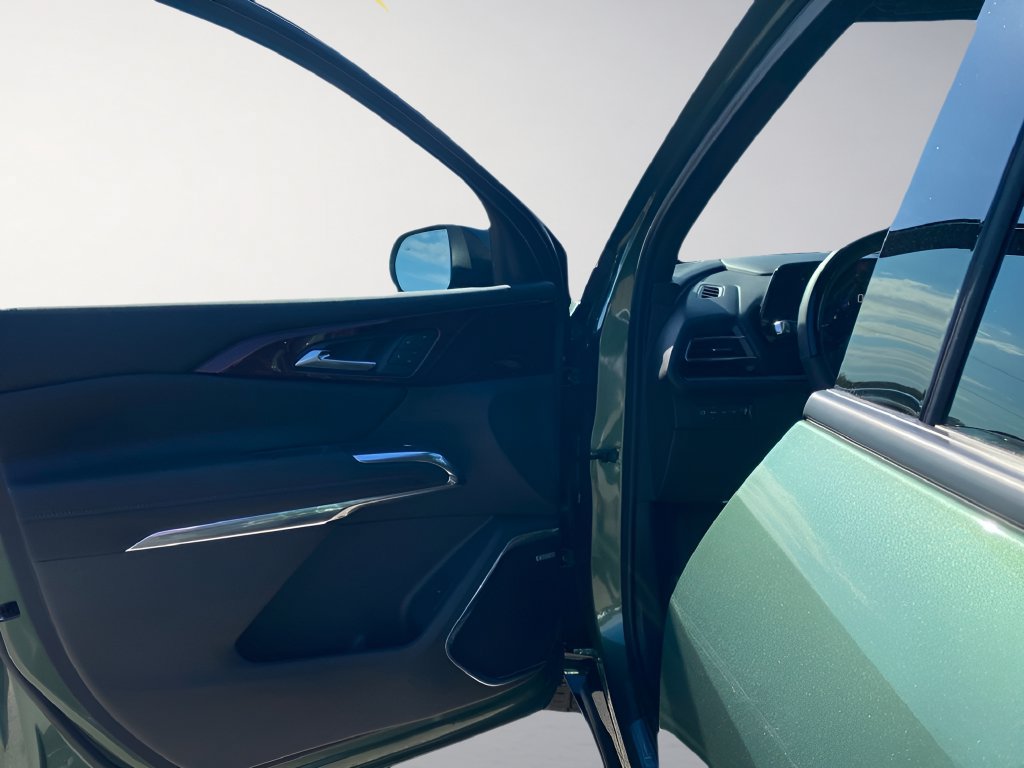 New 2027 Chevrolet Traverse RS AWD/4WD image 11