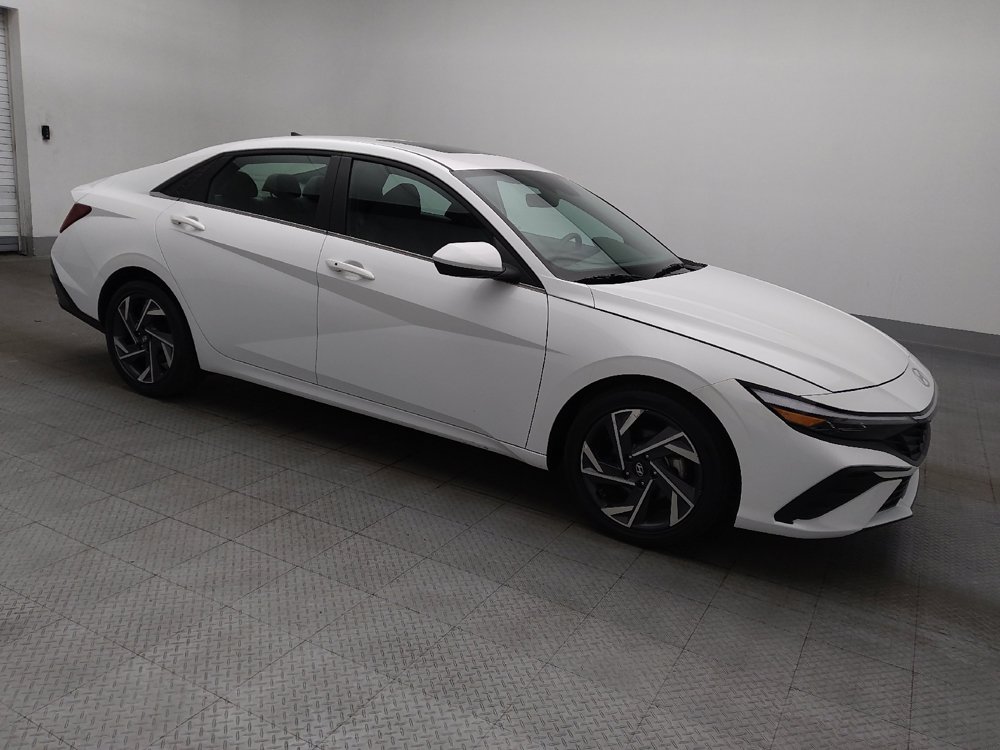 Used 2025 Hyundai Elantra SEL FWD image 11