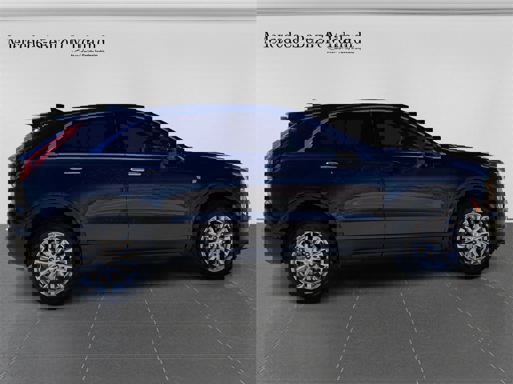 Used 2023 Cadillac XT4 Luxury w/ Cold Weather Package image 8