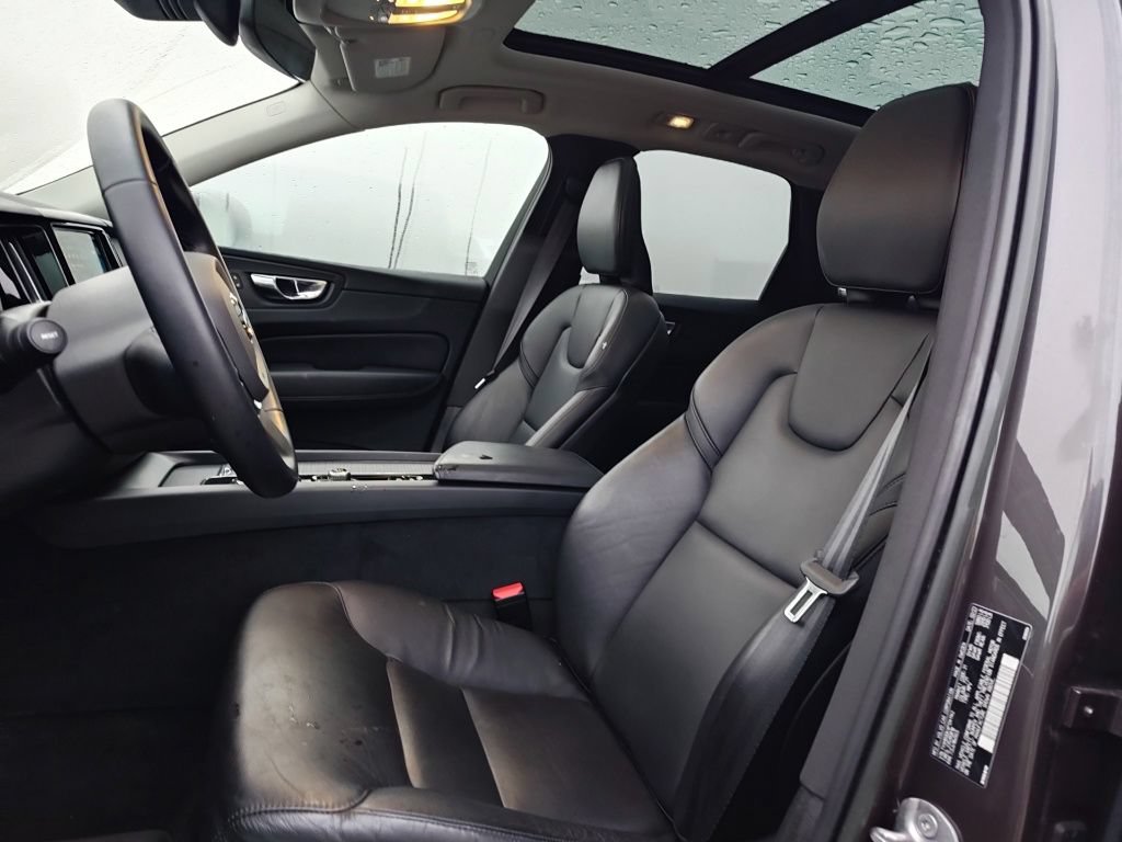 Used 2023 Volvo XC60 T8 Core AWD/4WD image 8