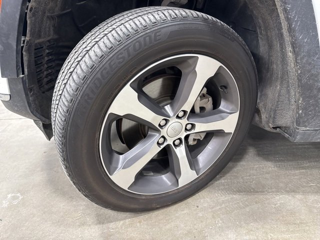 Used 2024 Jeep Grand Cherokee L Limited image 9