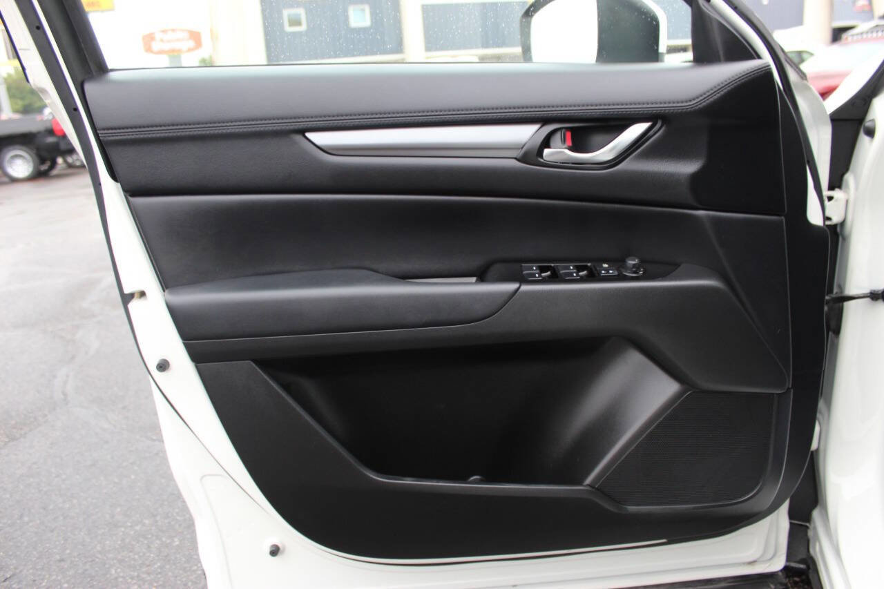 Used 2020 MAZDA CX-5 Touring FWD image 17