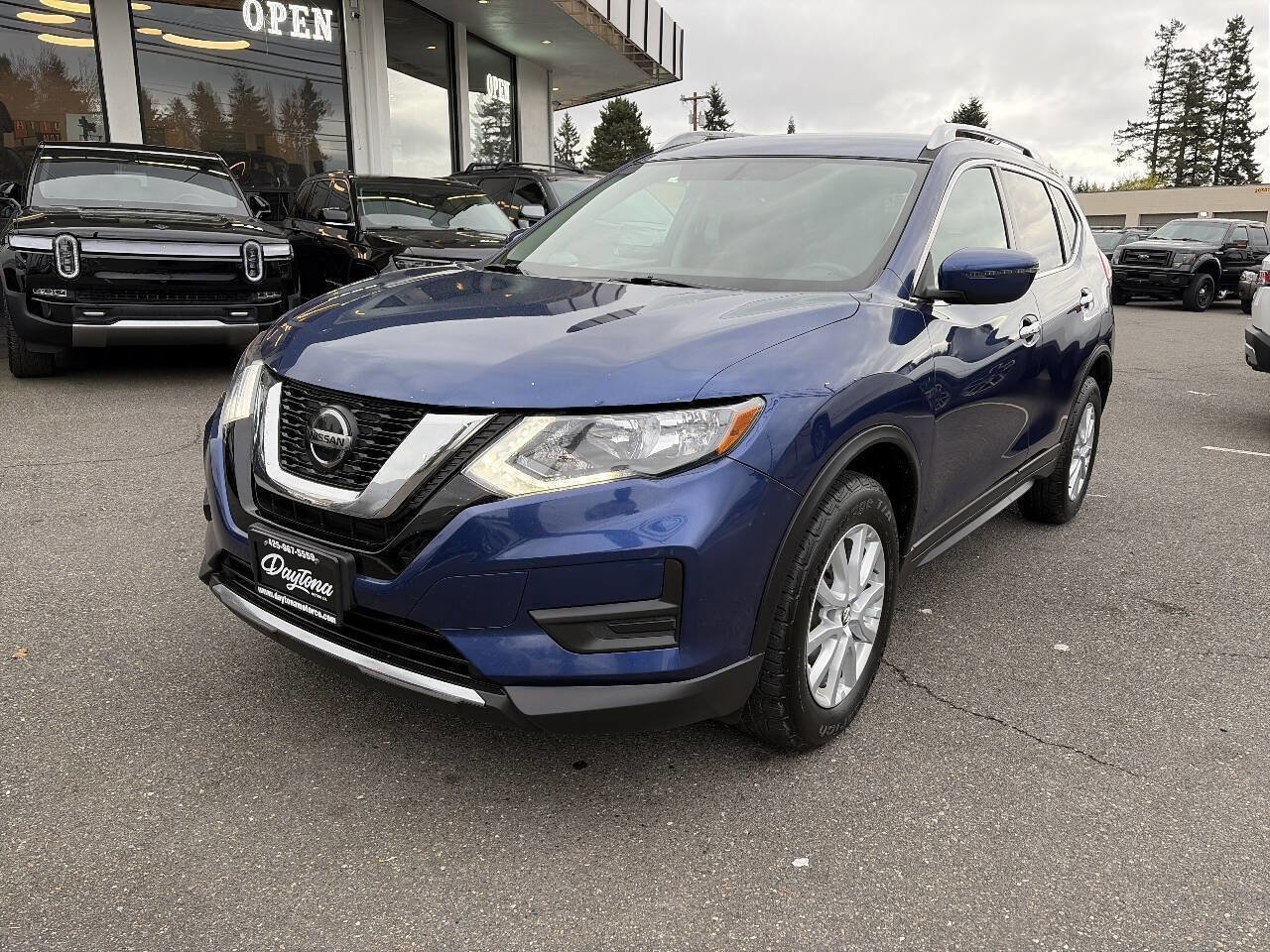 Used 2018 Nissan Rogue SV