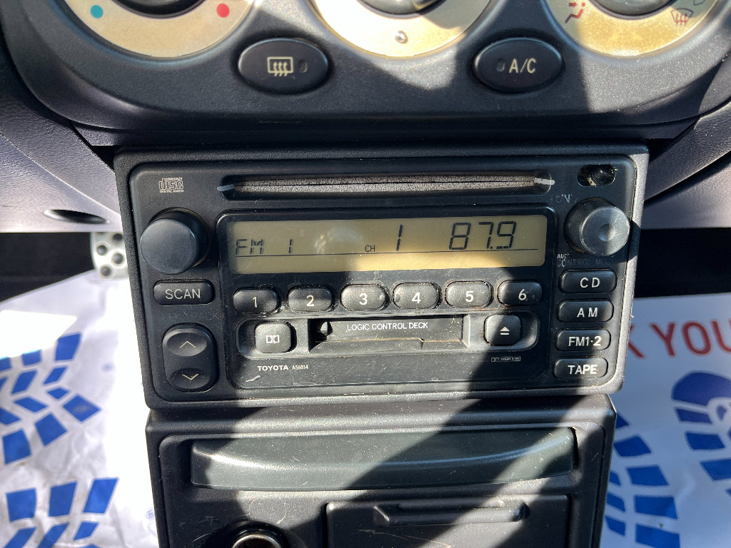 Used 2002 Toyota MR2 image 32