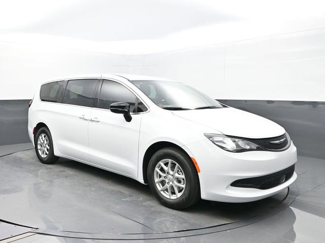 New 2025 Chrysler Voyager LX FWD image 7
