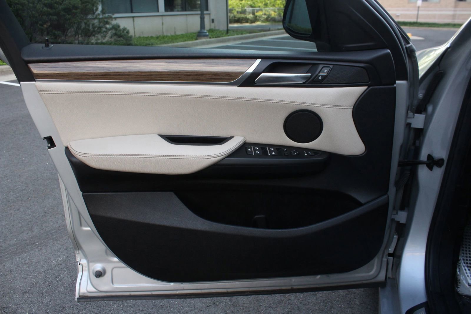 Used 2017 BMW X4 xDrive28i AWD/4WD image 16