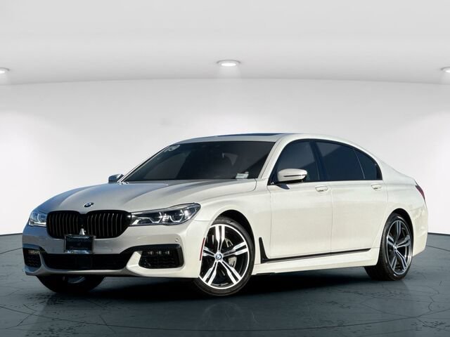 Used 2019 BMW 750i w/ Executive Package RWD image 2