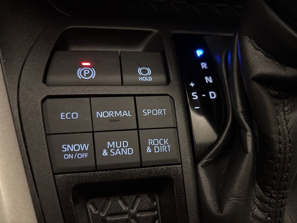 Used 2025 Toyota RAV4 XLE image 22